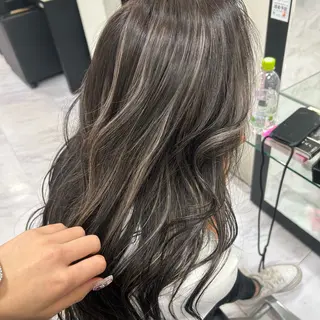ロング カラー 🫧💞ハイトーン 瀧田 菜々花🦄🫧のヘアスタイル