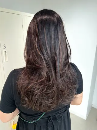 ロング カラー 艶ハイトーン🔆 ️️️安座間 希のヘアスタイル