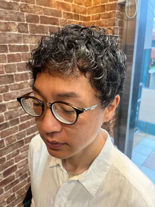 ショート カラー パーマ ヘアアレンジ メンズ キッズ ネイル マツエク・マツパ アイブロウ 久木原 ゆりのヘアスタイル