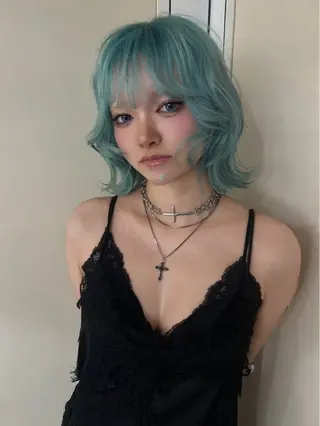 ミディアム ハイトーン/ダメージ レス/ソウイチロウのヘアスタイル