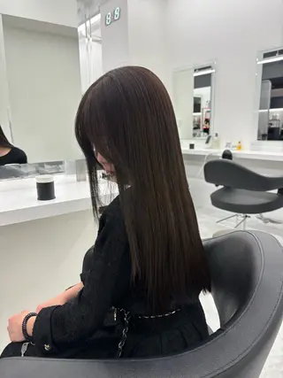 ロング カラー 抜け感レイヤー︴ ニュアンスカラーのヘアスタイル