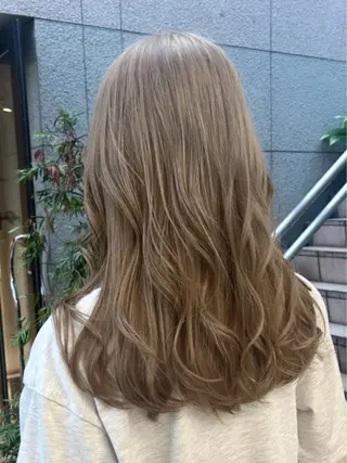 ロング カラー ハイレイヤー×透明感 カラーmeguのヘアスタイル