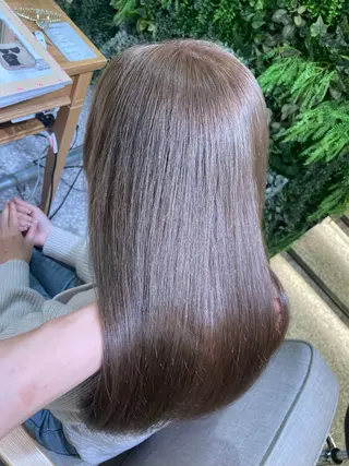 ロング カラー 吉良祐樹 艶カラー／縮毛矯正のヘアスタイル