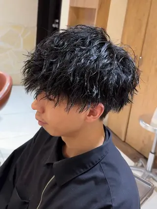 ショート パーマ メンズ 新宿メンズパーマ特化 メンズバレイヤージュのヘアスタイル
