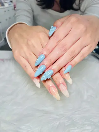 ネイル AURA NAIL 上前津のネイルデザイン