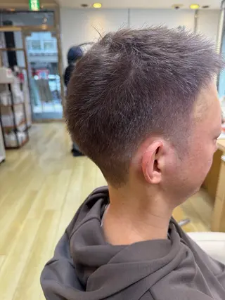 カラー メンズ 中村 真依のヘアスタイル