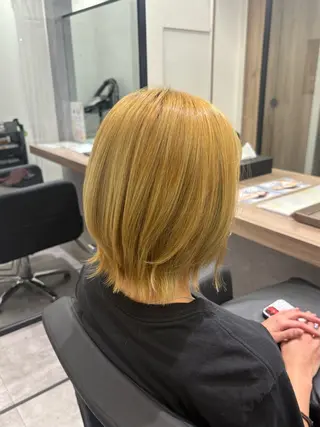 ミディアム カラー COCO .のヘアスタイル