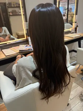 ロング 梅沢 優羽のヘアスタイル