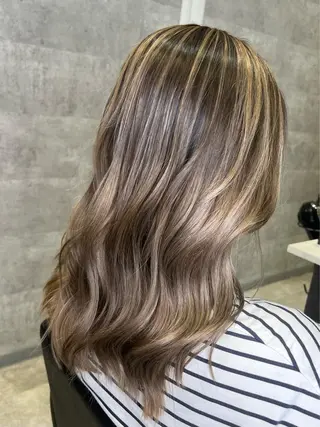 ロング カラー ヘアアレンジ hiiko顔まわり カットのヘアスタイル