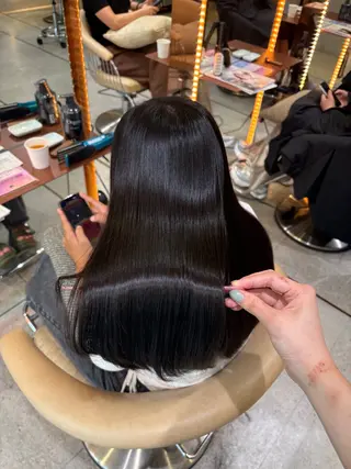 セミロング カラー 柔らかい縮毛矯正 Yu🫧銀座🩶のヘアスタイル