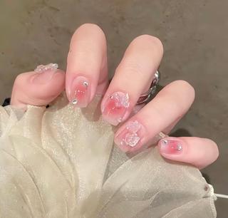 ネイル エリ🫧 nail池袋東口のネイルデザイン