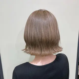 ミディアム 透明感オリーブ🫒/ ブリーチなしWカラーのヘアスタイル