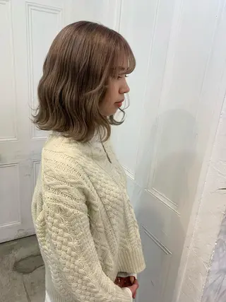 ミディアム カラー wakana/ 柔らかベージュカラーのヘアスタイル