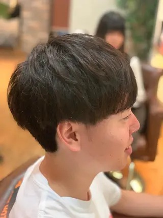 ショート メンズ カット特化美容師 齋藤桐のヘアスタイル