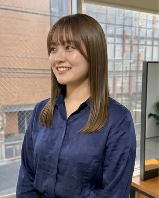 ロング カラー 桃木 杏奈のヘアスタイル