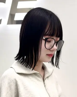 ショート カラー ヘアアレンジ 縮毛矯正🤍 ボブ/ HIKARIのヘアスタイル