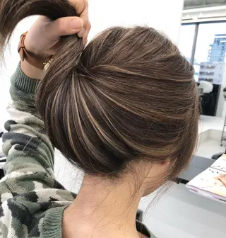 セミロング カラー ブリーチ 透明感HIDEのヘアスタイル