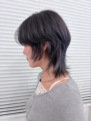ロング カラー 個性派ウルフ ／ハッシュカットのヘアスタイル