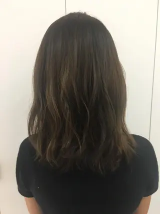 ミディアム カラー 中西 優典のヘアスタイル