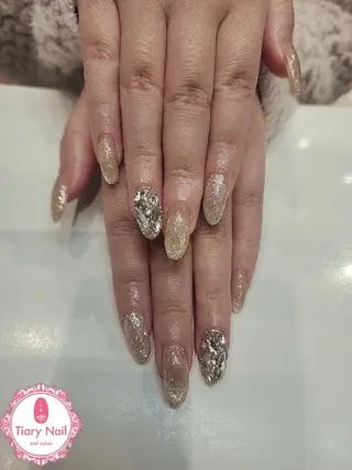 ネイル 💙🤍Tiary M🤍💙のネイルデザイン