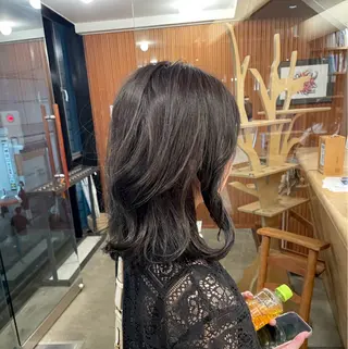 ミディアム カラー 🥥ニシダテ アイラ🥥のヘアスタイル