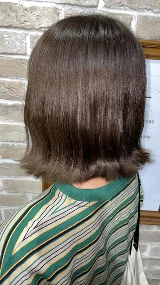 ミディアム 大山 まどかのヘアスタイル