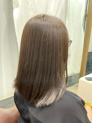ミディアム カラー 小松田 琴美のヘアスタイル