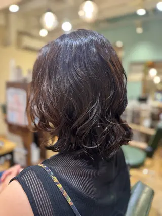 ミディアム 艶カラー🫧 推しカラー🧸楽歌のヘアスタイル