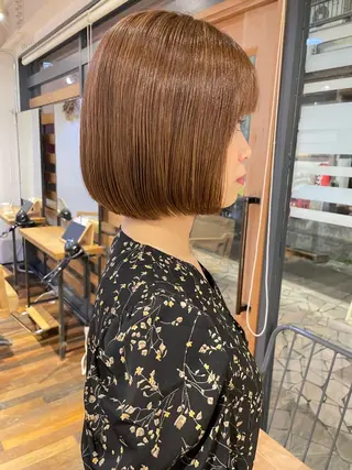 ショート カラー あずまぐち めぐみのヘアスタイル