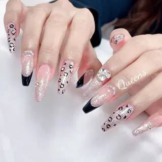 ネイル Queens テイのネイルデザイン