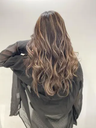 ロング カラー レイヤーカット 赤み消し　店長/大和のヘアスタイル