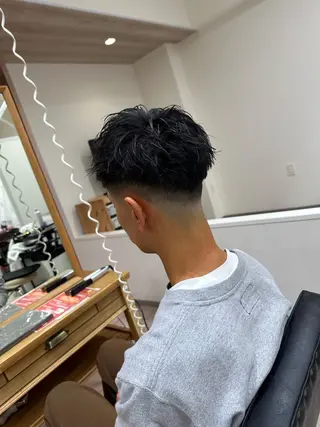 メンズ ツイスパ/フェード /辻諒哉のヘアスタイル
