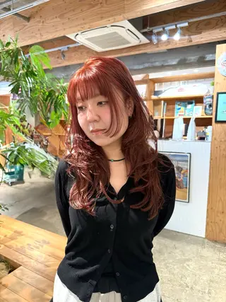 ロング 近藤 歌留多のヘアスタイル