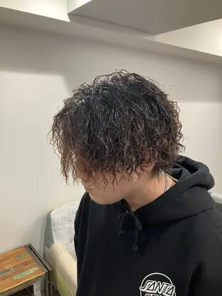 パーマ メンズ yuumi 👱🏻‍♀️のヘアスタイル