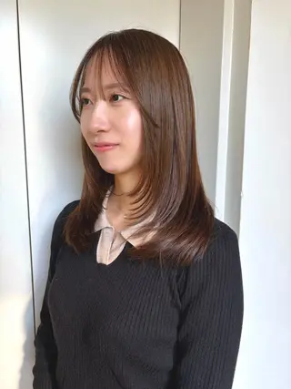 セミロング 成岡 愛美のヘアスタイル