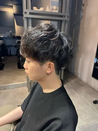 ミディアム パーマ メンズ 似合う髪型見つけます AYAKAのヘアスタイル