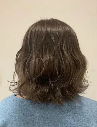 ミディアム カラー 脱白髪染め美容師 竹内涼乃のヘアスタイル