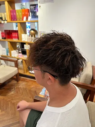ショート パーマ メンズ 鈴木 優斗のヘアスタイル