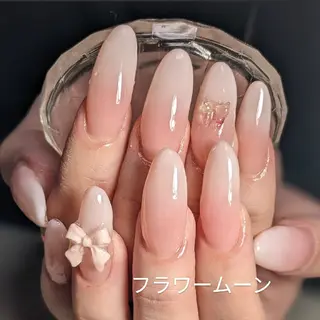 ネイル フラワー ムーンのネイルデザイン