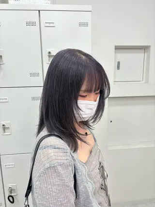 ミディアム カラー 抜け感レイヤー︴ ニュアンスカラーのヘアスタイル