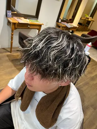 ミディアム メンズ 李 泰宇のヘアスタイル