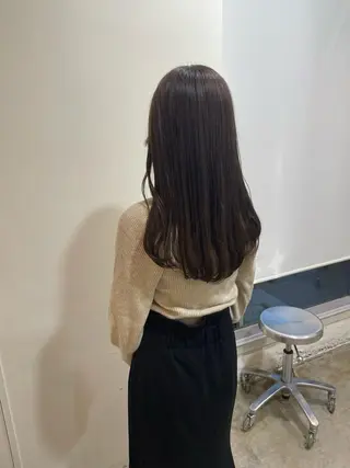 ロング カラー MIOベージュカラー 柔らかいカラーのヘアスタイル