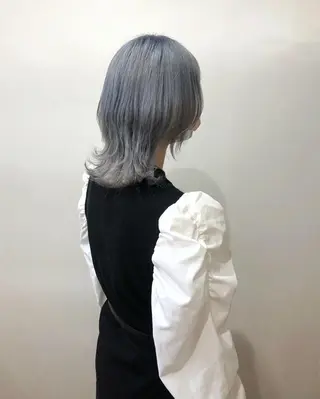 カラー white.梅田 デザインカラー🦄のヘアスタイル