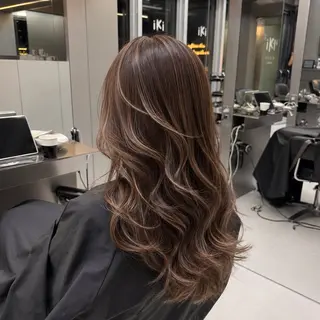 ロング 🫧バレイヤージュ/ ハイライト/ミズキのヘアスタイル