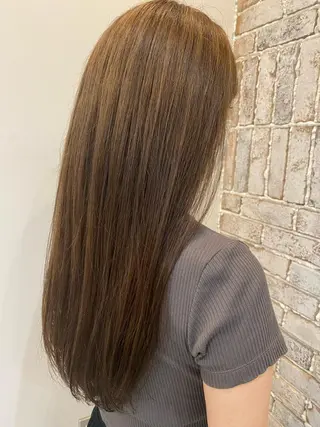 カラー 西郷 友菜のヘアスタイル