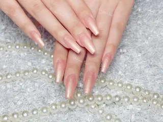 ネイル 🦋 Queenieのネイルデザイン
