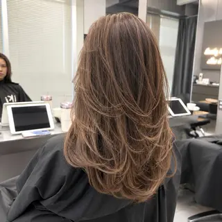 ロング 🫧バレイヤージュ/ ハイライト/ミズキのヘアスタイル
