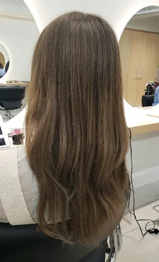 セミロング 透明感カラー×髪質改 善✨️町田築✨️のヘアスタイル