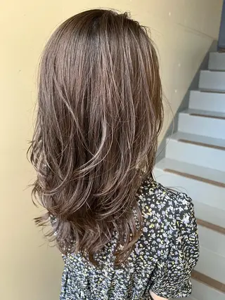セミロング カラー 吉田 淳則のヘアスタイル