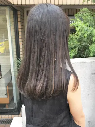 ロング 飯嶋 彩奈のヘアスタイル